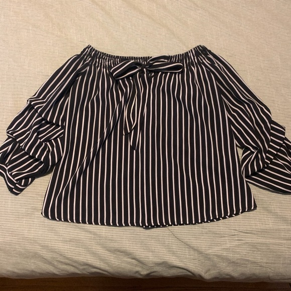 Off the shoulder top from Italian Boutique - Picture 1 of 1